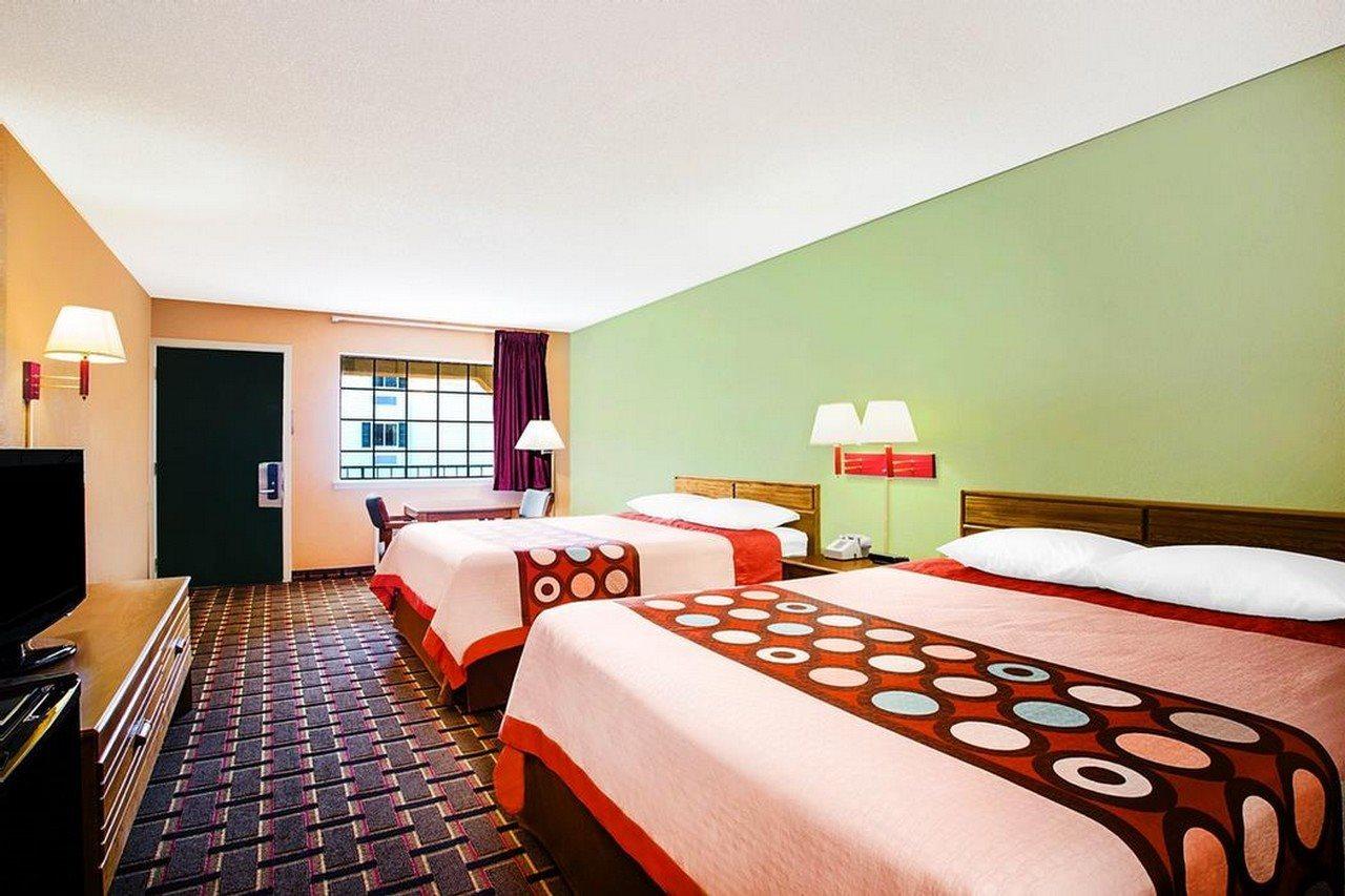 Americas Best Value Inn Дариен Екстериор снимка