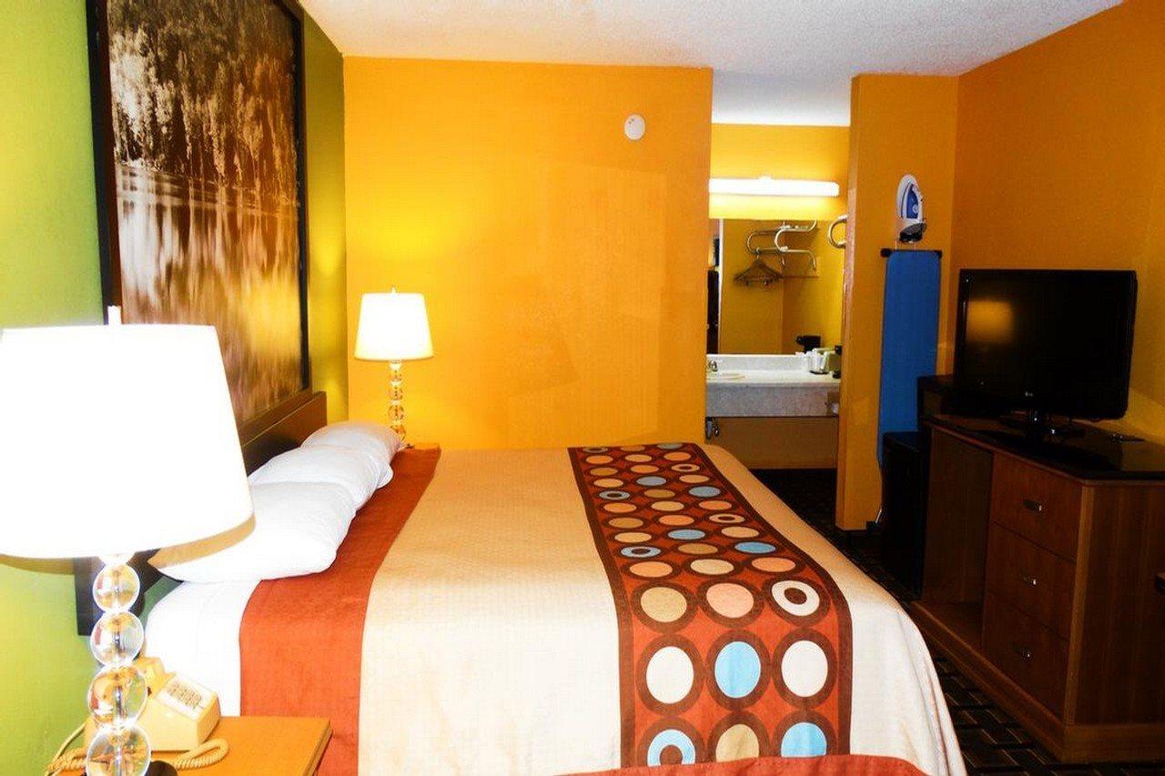 Americas Best Value Inn Дариен Екстериор снимка