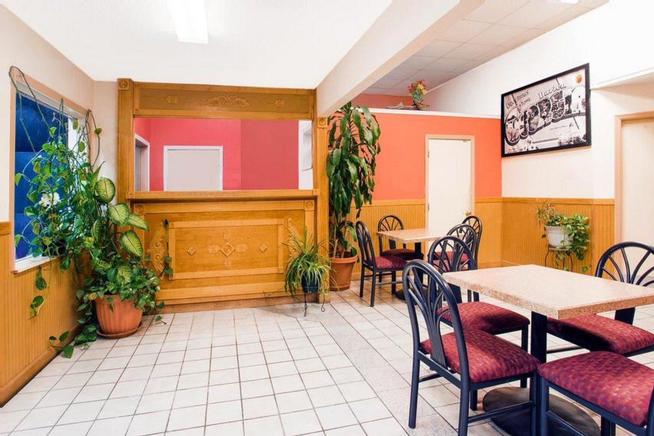 Americas Best Value Inn Дариен Екстериор снимка