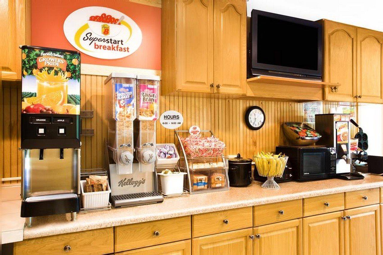 Americas Best Value Inn Дариен Екстериор снимка