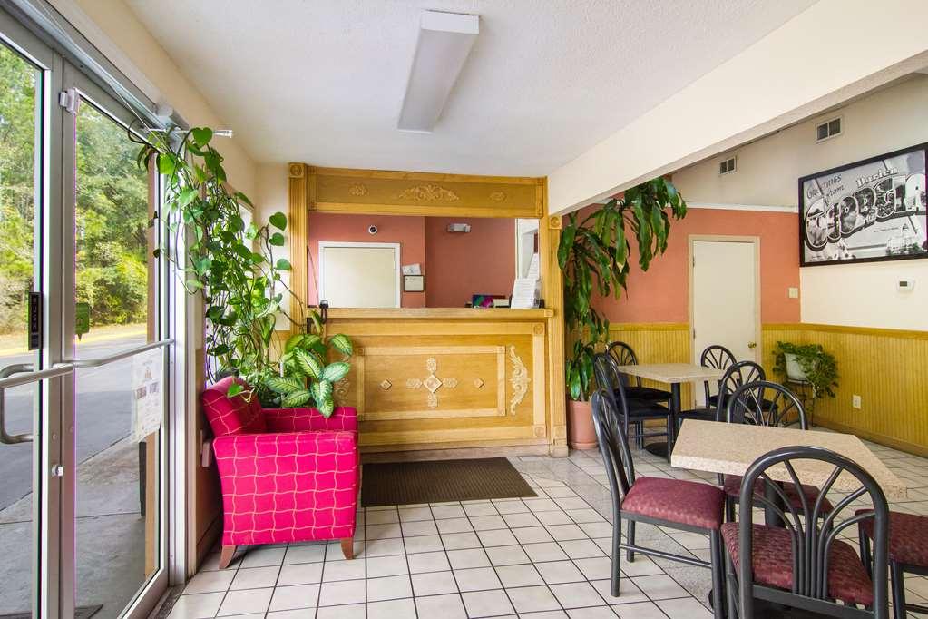 Americas Best Value Inn Дариен Интериор снимка