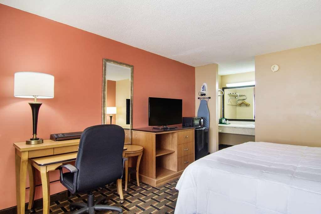 Americas Best Value Inn Дариен Стая снимка