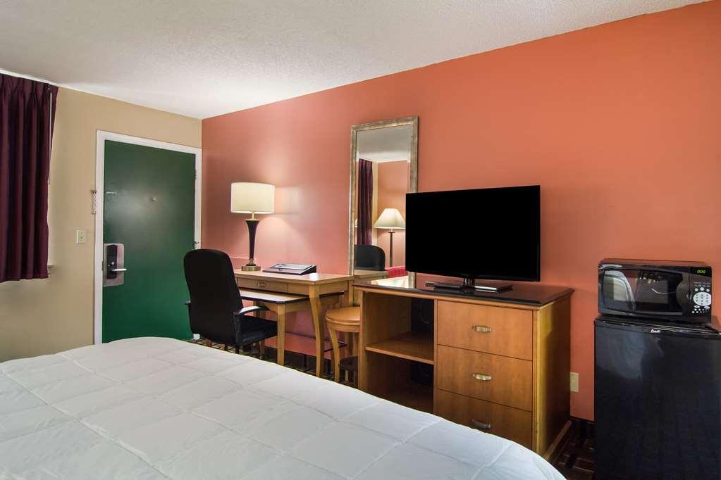 Americas Best Value Inn Дариен Стая снимка