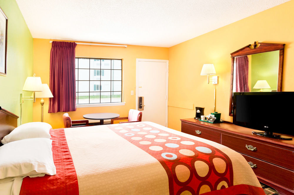 Americas Best Value Inn Дариен Екстериор снимка