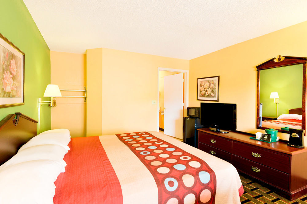 Americas Best Value Inn Дариен Екстериор снимка