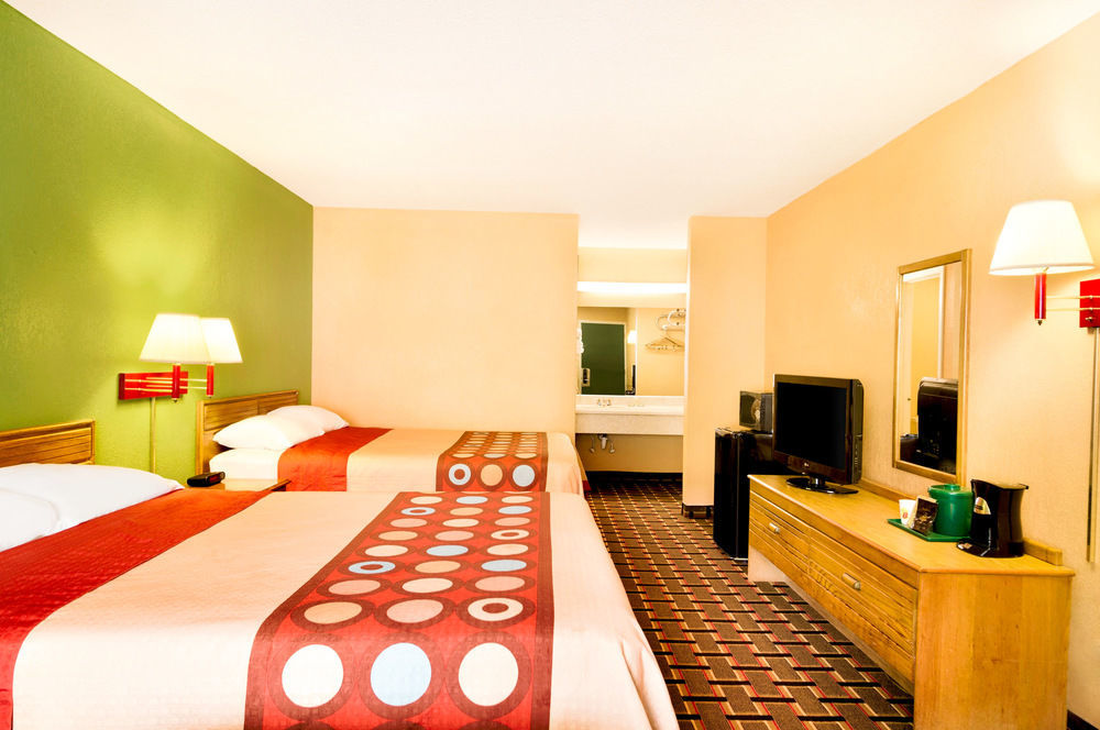 Americas Best Value Inn Дариен Екстериор снимка
