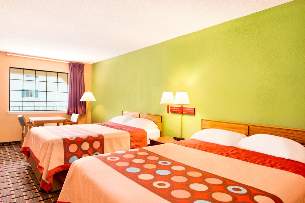 Americas Best Value Inn Дариен Екстериор снимка