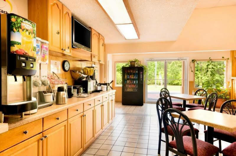 Americas Best Value Inn Дариен Екстериор снимка