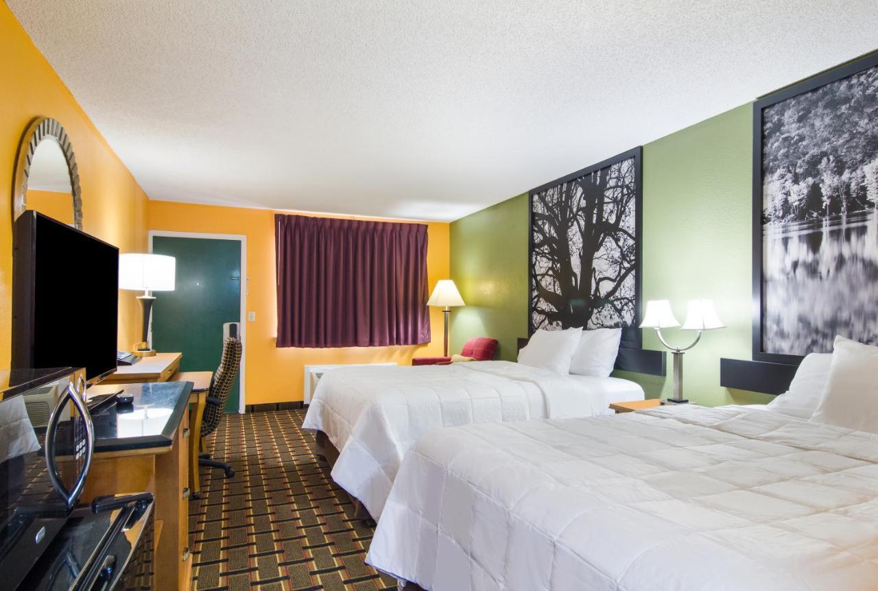 Americas Best Value Inn Дариен Екстериор снимка