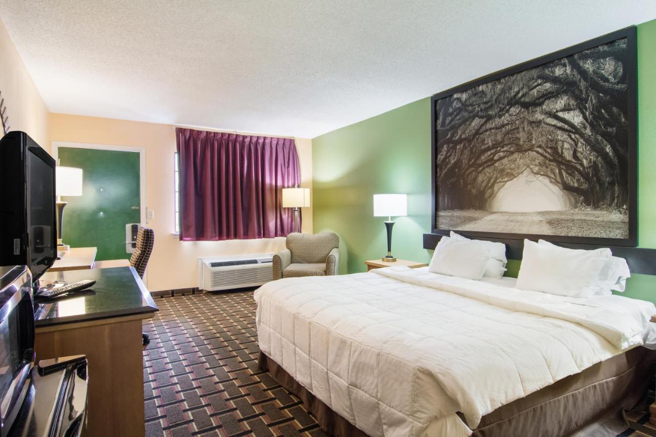 Americas Best Value Inn Дариен Екстериор снимка